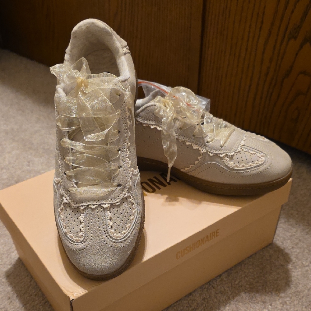 Women's Cream Sneakers